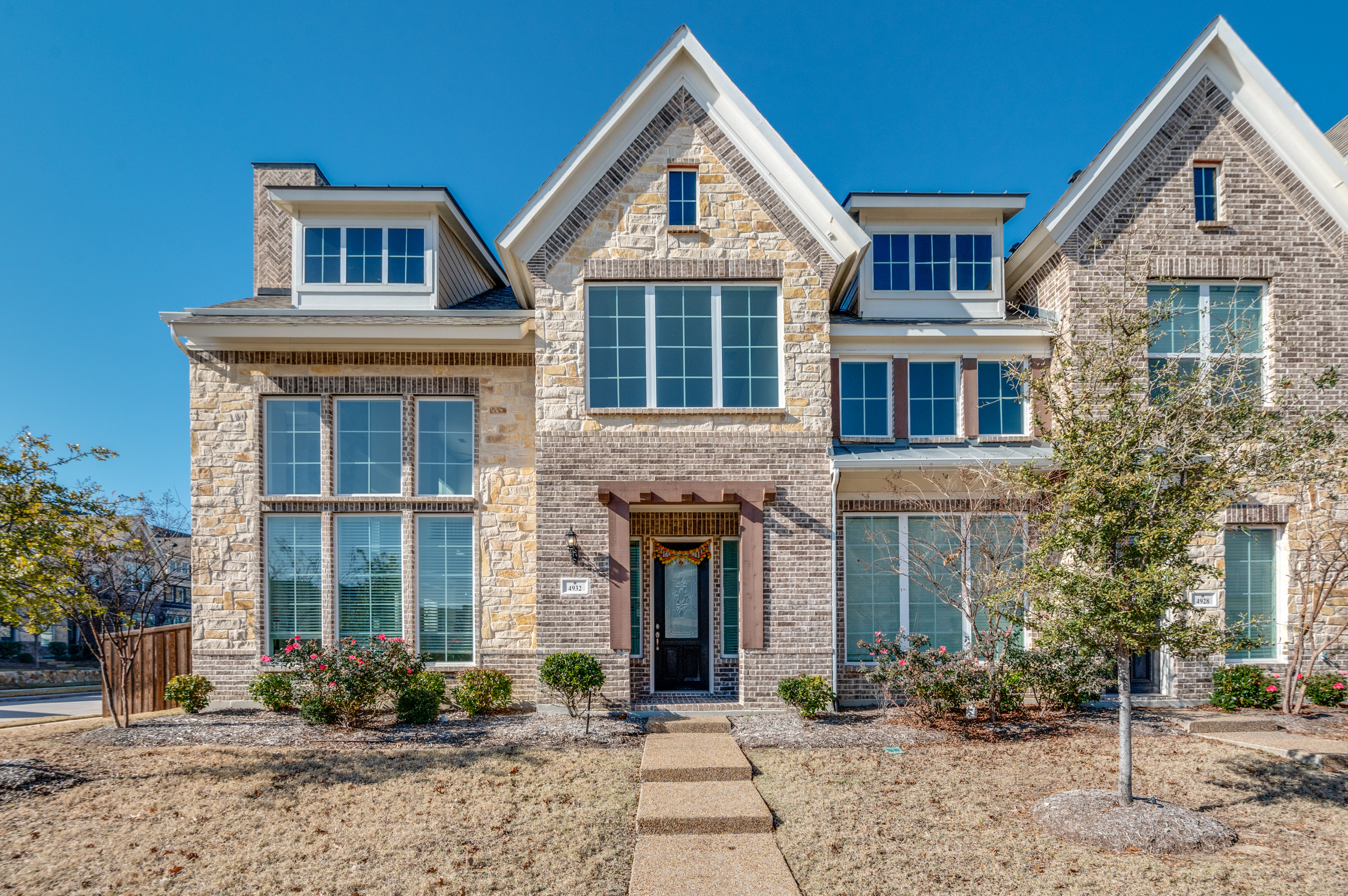 4932 Saguaro Ridge - 1