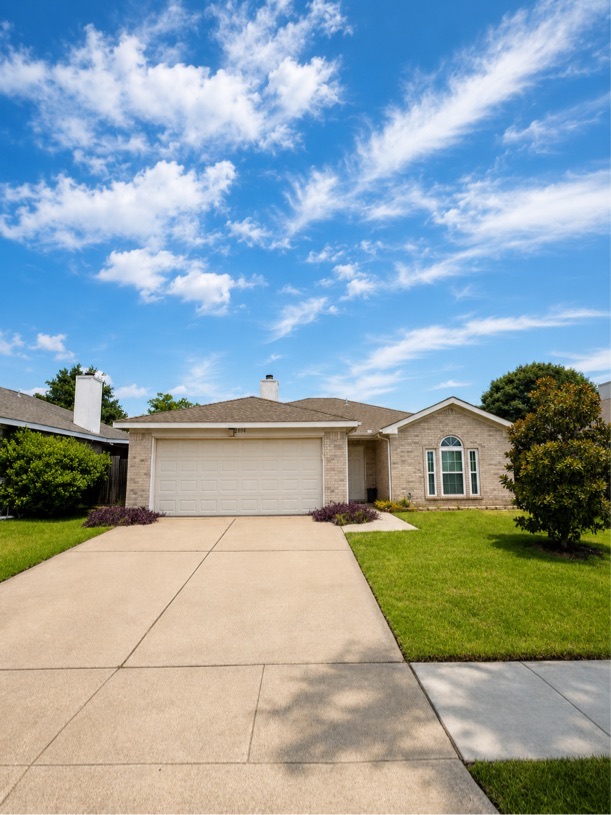 2304 Corral Drive